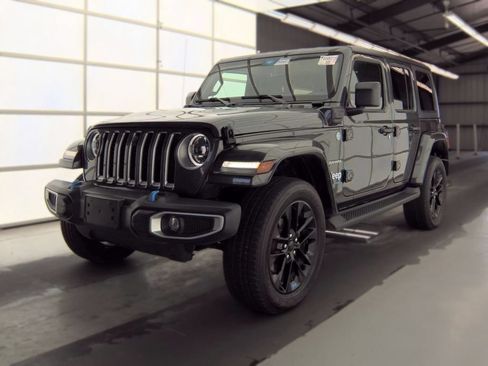 Used 2023 Jeep Wrangler Unlimited Sahara w/ Cold Weather Group AWD/4WD image 1