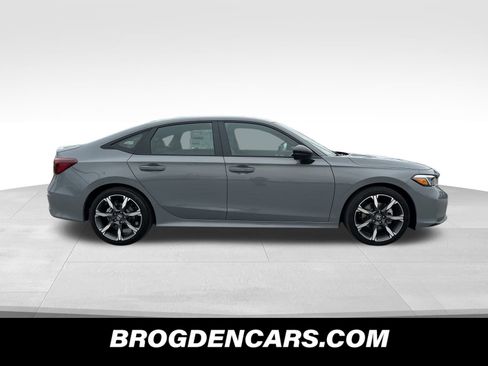 Used 2025 Honda Civic Sport image 2