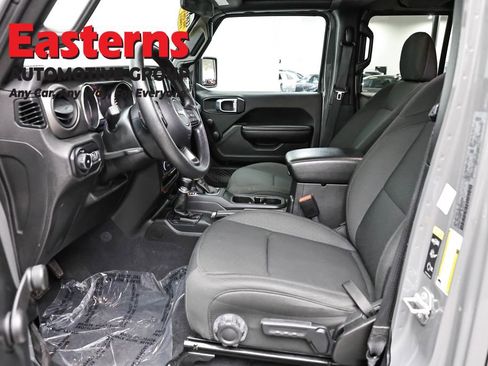 Used 2021 Jeep Wrangler Unlimited Sport image 14