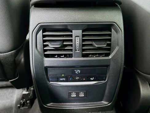 Used 2025 BMW 330i Sedan w/ M Sport Package image 26