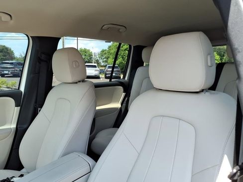 Used 2023 Mercedes-Benz EQB 300 4MATIC image 17
