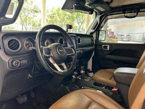 Used 2021 Jeep Gladiator Overland w/ Popular Equipment Package AWD/4WD image 6