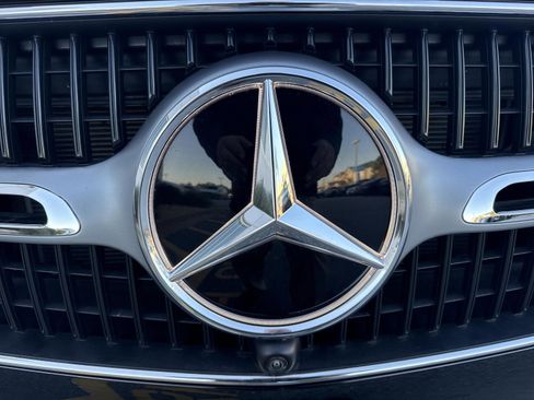 Certified 2025 Mercedes-Benz GLC 300 image 9