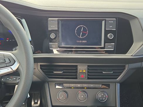 Used 2023 Volkswagen Jetta Sport image 21