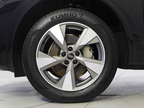 Used 2023 Audi Q5 2.0T Premium w/ Convenience Package image 5