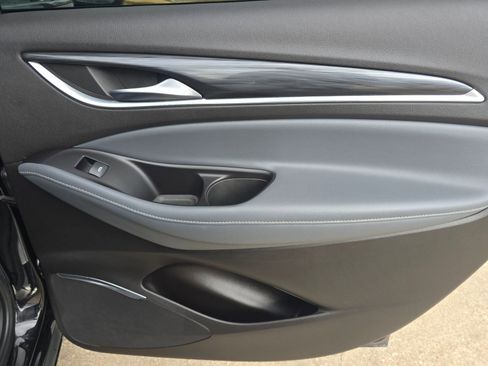 Used 2020 Buick Enclave Premium w/ Sun and Sites Package image 43