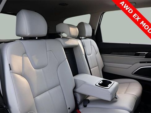 Used 2024 Kia Telluride EX image 19