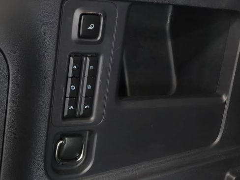 Used 2025 Ford Expedition Platinum w/ Driver's Package AWD/4WD image 32