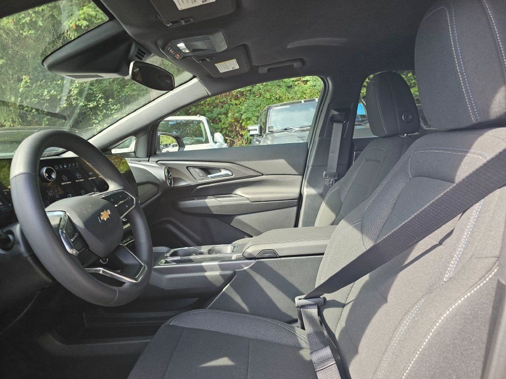 New 2026 Chevrolet Equinox EV LT FWD image 23