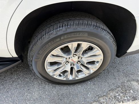 Used 2022 GMC Yukon Denali AWD/4WD image 16