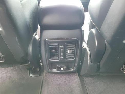 Used 2018 Jeep Grand Cherokee Altitude RWD image 20