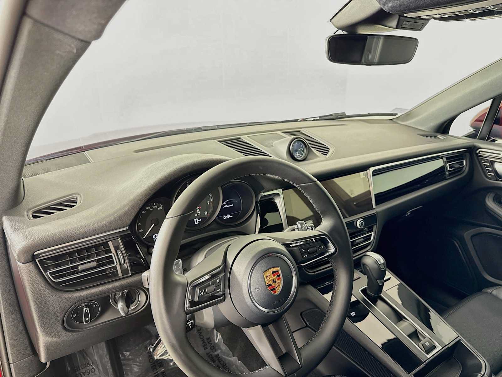 Used 2026 Porsche Macan AWD/4WD image 4
