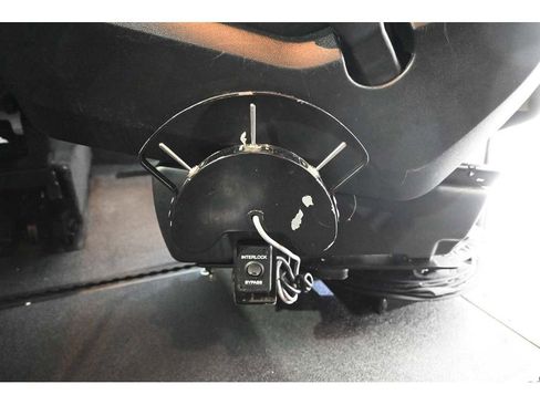 Used 2019 Dodge Grand Caravan SE FWD image 26