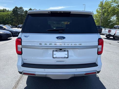 Used 2024 Ford Expedition XLT AWD/4WD image 28