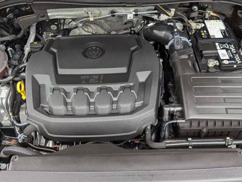 Used 2024 Volkswagen Tiguan SE FWD image 29