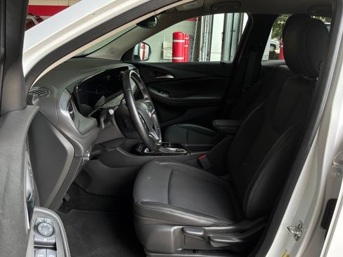 Used 2025 Buick Encore GX Preferred FWD image 10