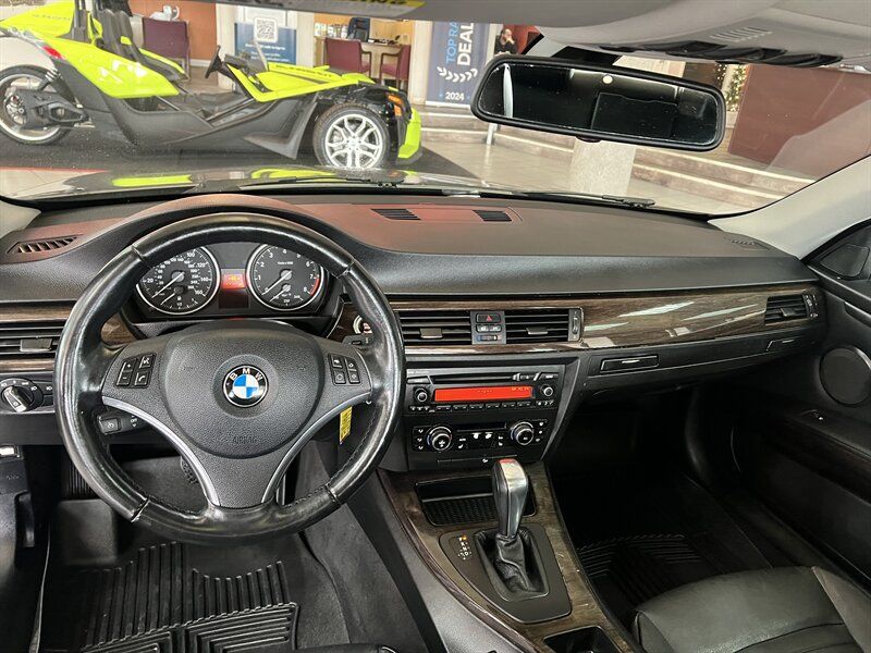 Used 2011 BMW 328i xDrive Coupe AWD/4WD image 12