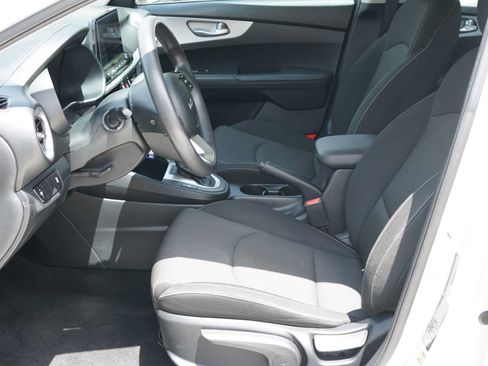 Certified 2024 Kia Forte LXS FWD image 9
