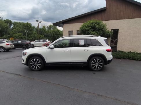 Used 2021 Mercedes-Benz GLB 250 image 8
