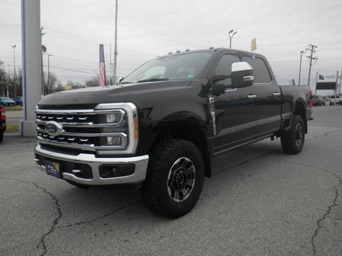 Used 2023 Ford F350 Lariat w/ Lariat Ultimate Package image 3