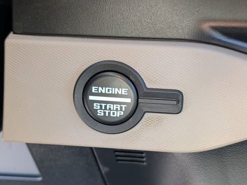 Used 2023 Ford Bronco Wildtrak image 32