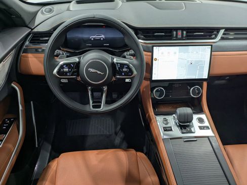 New 2026 Jaguar F-PACE R-Dynamic S image 9