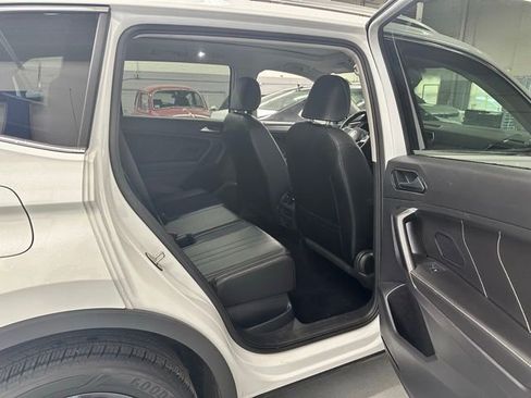 Certified 2022 Volkswagen Tiguan SE w/ Panoramic Sunroof Package image 14