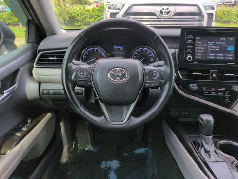 Used 2021 Toyota Camry SE w/ Convenience Package FWD image 15