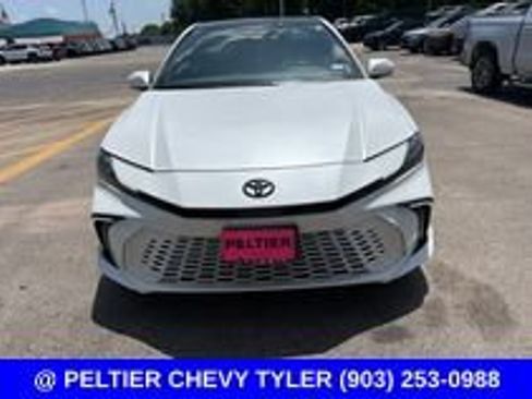 Used 2025 Toyota Camry XSE FWD image 8
