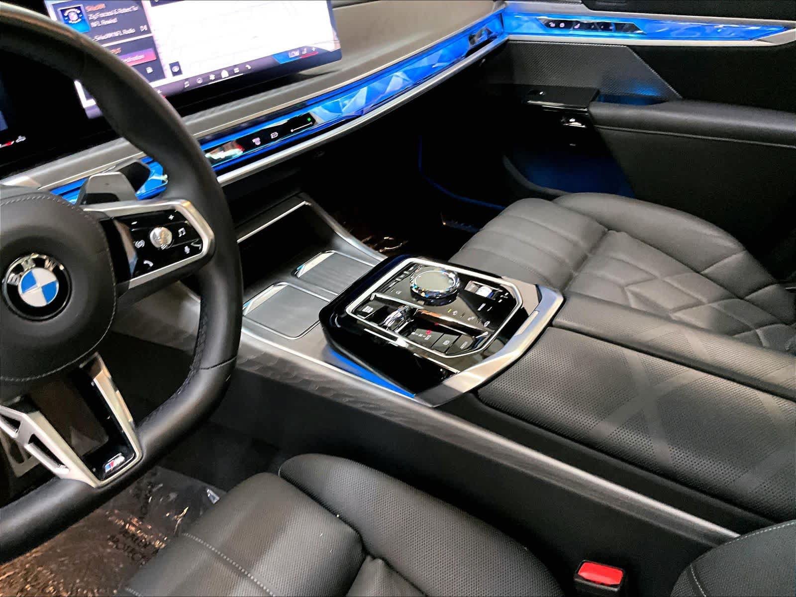 Used 2025 BMW 760i xDrive AWD/4WD image 22