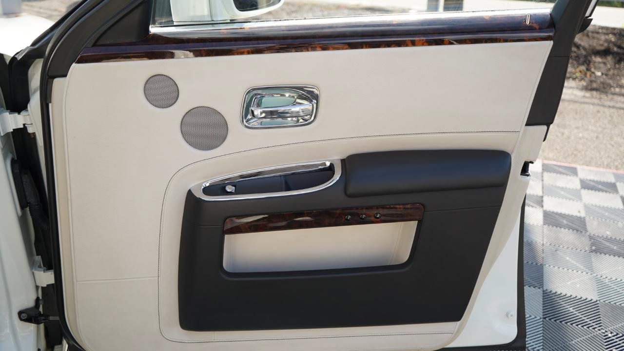 Used 2011 Rolls-Royce Ghost RWD image 57