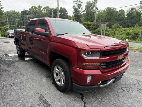 Used 2018 Chevrolet Silverado 1500 LT w/ All Star Edition AWD/4WD image 2