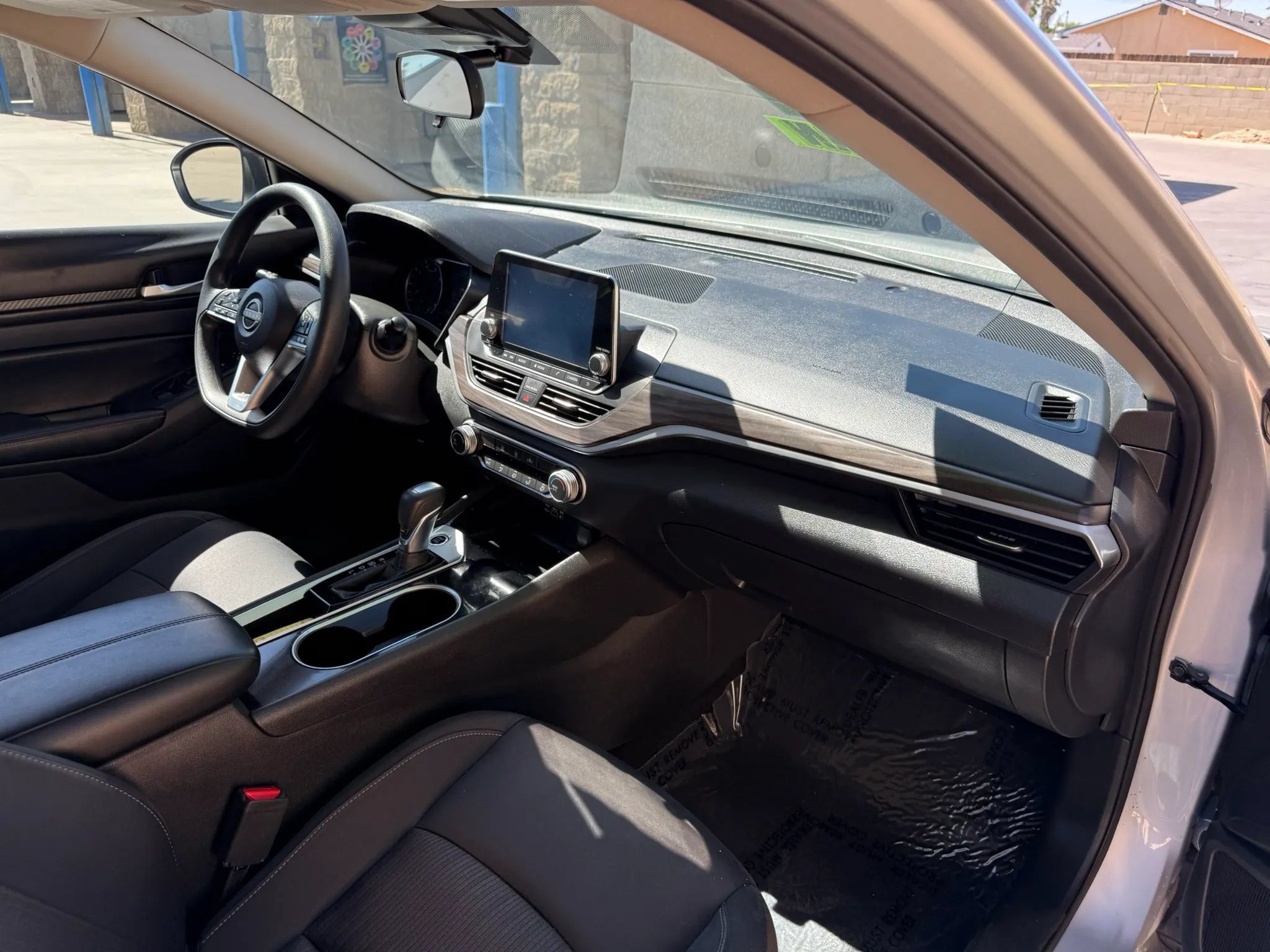 Used 2024 Nissan Altima 2.5 SV FWD image 12