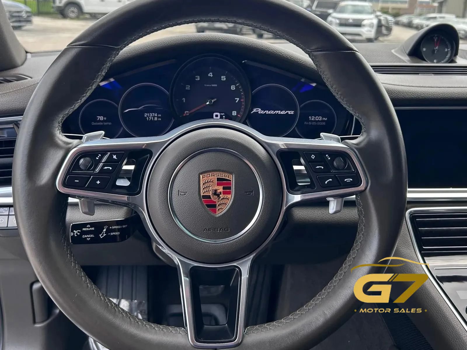 Used 2018 Porsche Panamera RWD image 21