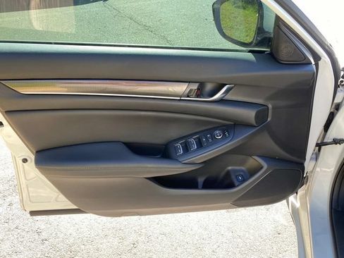 Used 2020 Honda Accord Sport image 12