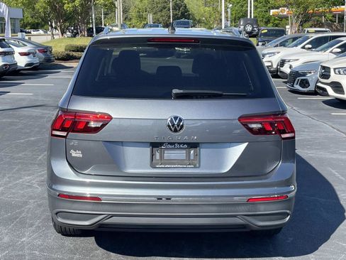 Certified 2023 Volkswagen Tiguan SE image 6