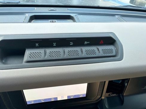 Used 2023 Ford Bronco Wildtrak AWD/4WD image 17