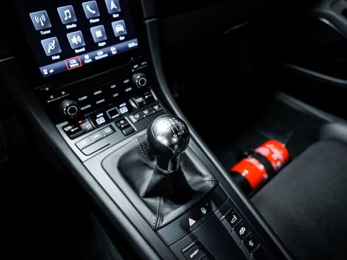 Used 2018 Porsche 911 GT3 RWD image 16