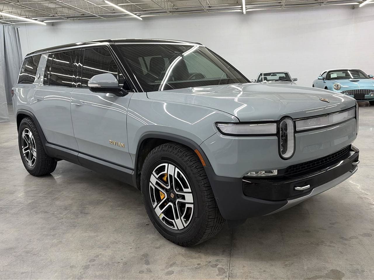 Used 2023 Rivian R1S Adventure Quad AWD/4WD image 4