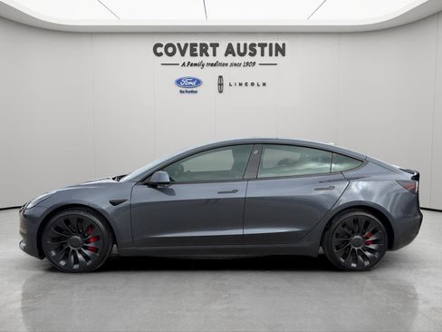Used 2022 Tesla Model 3 Performance image 2