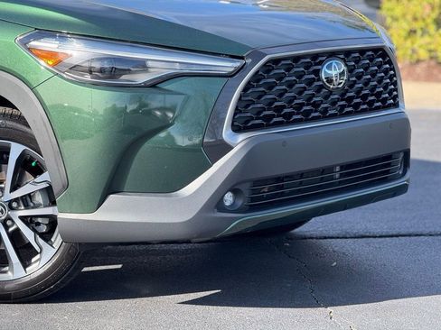 Certified 2022 Toyota Corolla Cross XLE image 6