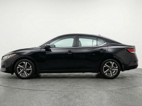 Used 2025 Nissan Sentra SV FWD image 5