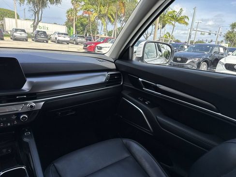 Used 2024 Kia Telluride S FWD image 15
