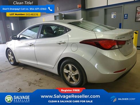 Used 2015 Hyundai Elantra SE image 3