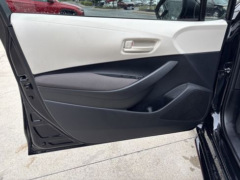 Used 2025 Toyota Corolla LE image 17