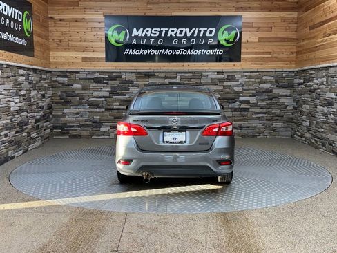 Used 2018 Nissan Sentra SR w/ SR Midnight Edition Package image 8