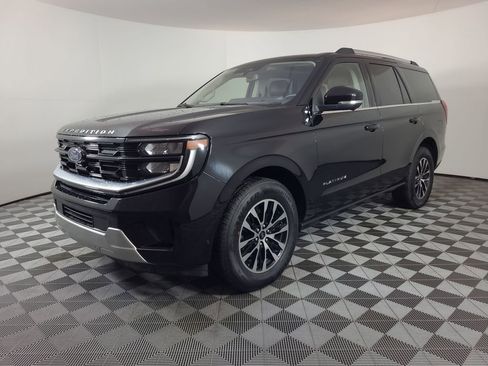 Used 2025 Ford Expedition Platinum image 7