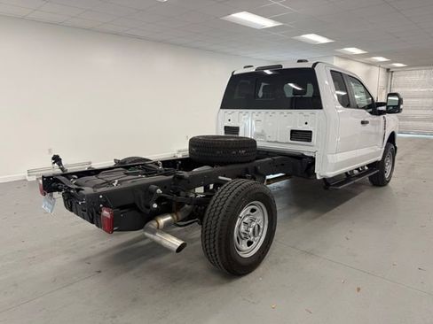 New 2026 Ford F350 XL w/ XL Chrome Package image 6