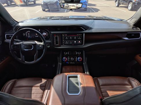 Used 2023 GMC Yukon XL Denali Ultimate image 17