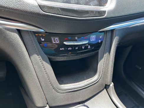 Used 2019 Cadillac XT5 Premium Luxury FWD image 38